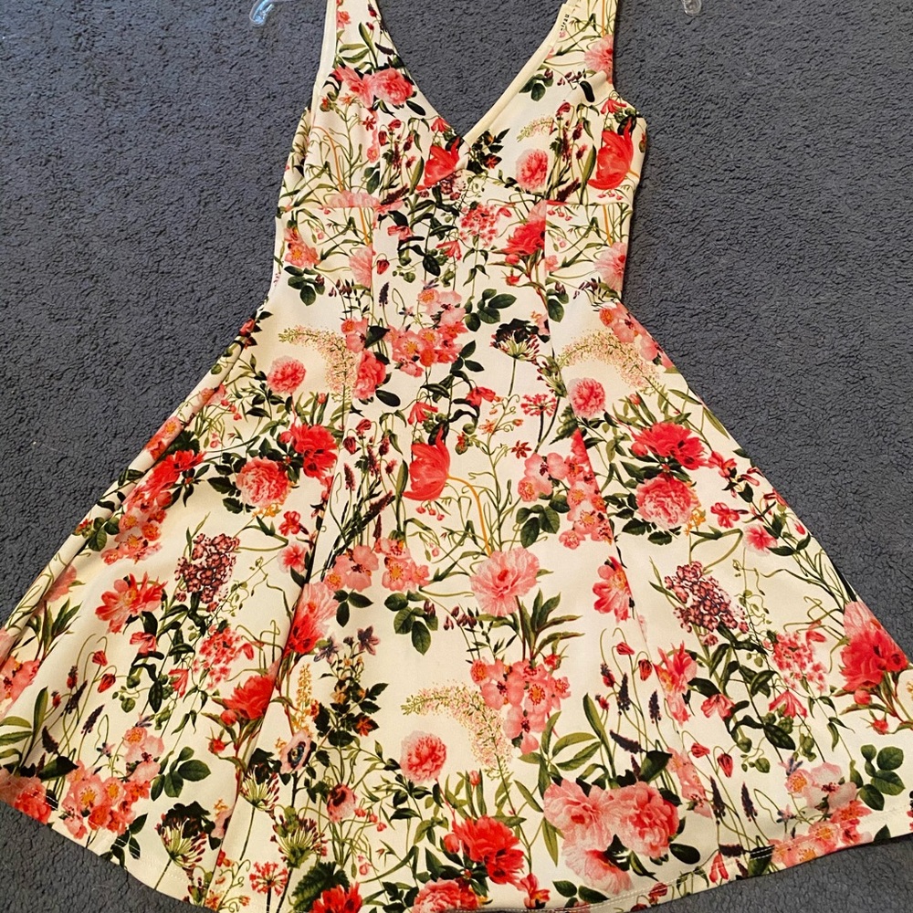 MONTEAU LOS ANGELES Sleeveless Floral Dress - Picture 1 of 3